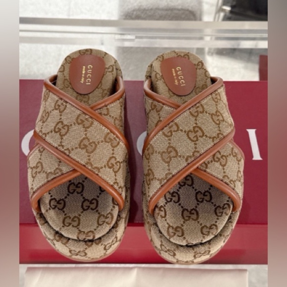 Gucci slippers